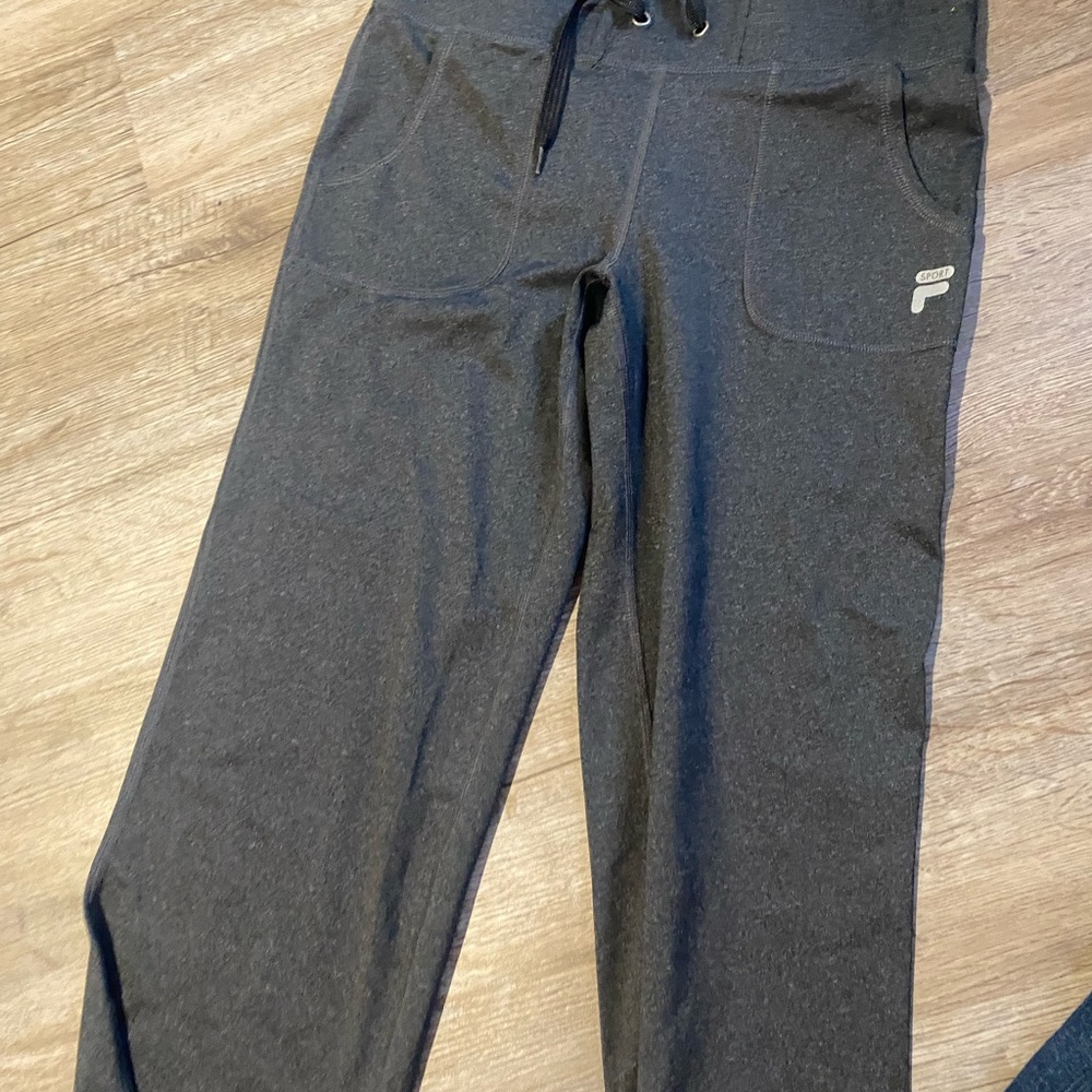 Fila lounge size small